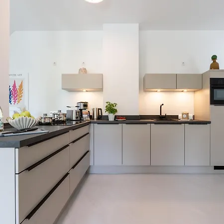 Luew Boarding House 