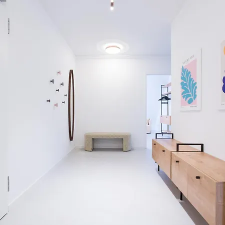 Luew Boarding House 